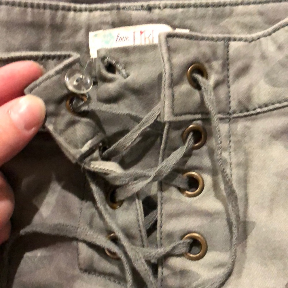 Shorts - Picture 2 of 3